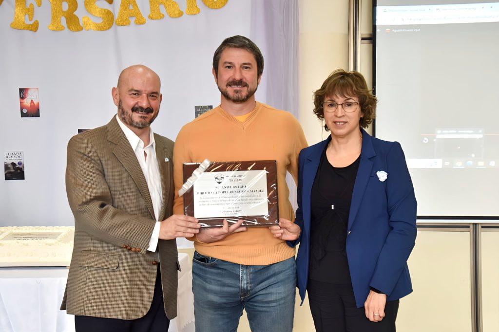 Merino participó del acto Aniversario de la Biblioteca Agustín Álvarez.