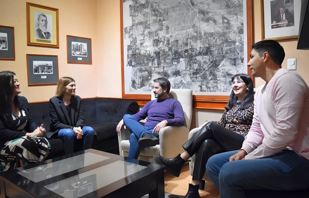 Merino recibió a la Ministra Papaiani para dialogar sobre los alcances del trabajo social en la ciudad.