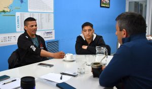 Luego de su debut con triunfo en el profesionalismo, el trelewense Dylan Navarro visitó Chubut Deportes.