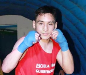 Dylan Navarro hará su debut como profesional ante el salteño Astorga.
