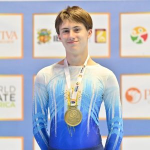 Nervi logró medalla de bronce en el mundial de patinaje en Italia.