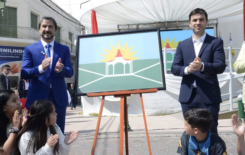 Merino presidió un emotivo acto por el 138º aniversario de Trelew con el acompañamiento de Torres.