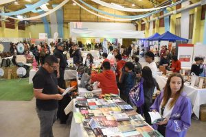 Comenzó la Feria del Libro en Trelew.