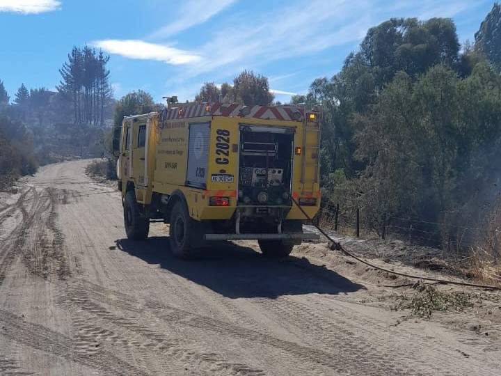 Se inició un operativo para combatir incendio en zona de Trevelin.