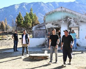 Torres visitó a los vecinos afectados por los incendios en Epuyén.