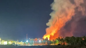 Fuerte incendio en instalaciones de YPF en Comodoro.