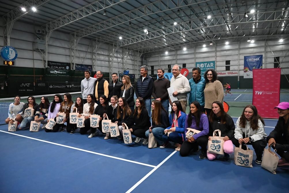 Se realizó el acto inaugural del W15 de tenis femenino en el Trelew Tennis Club.