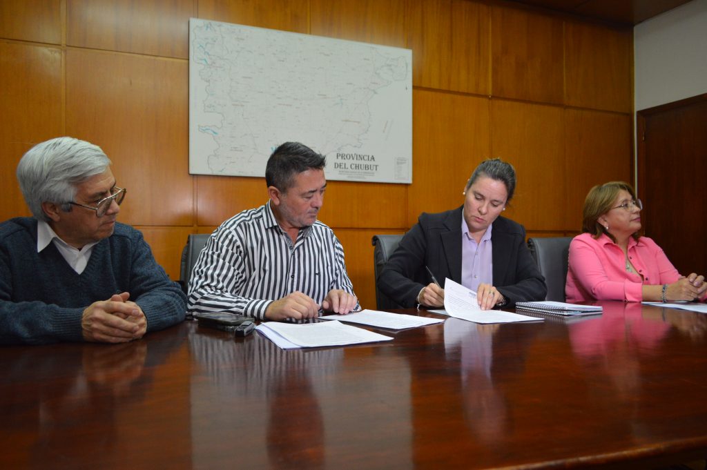 El Gobierno Provincial acordó descuentos para empleados públicos en corralón de materiales.