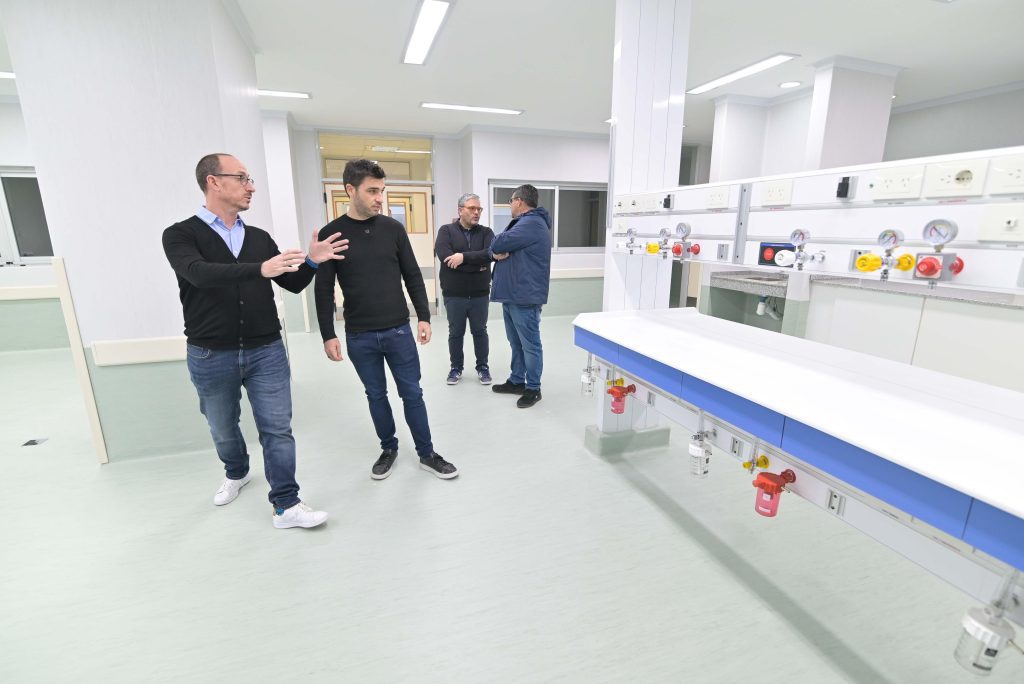 Llegó equipamiento para el nuevo Hospital de Alta Complejidad de Trelew.
